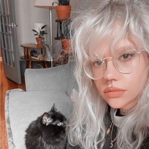 Meet your Posher, Hayatt